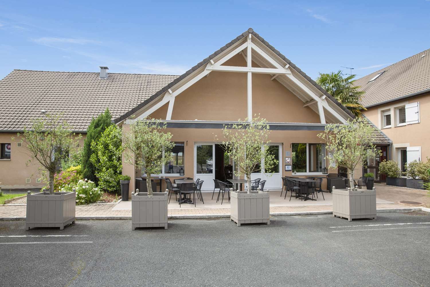 Sure Hotel By Best Western Chateauroux Bagian luar foto